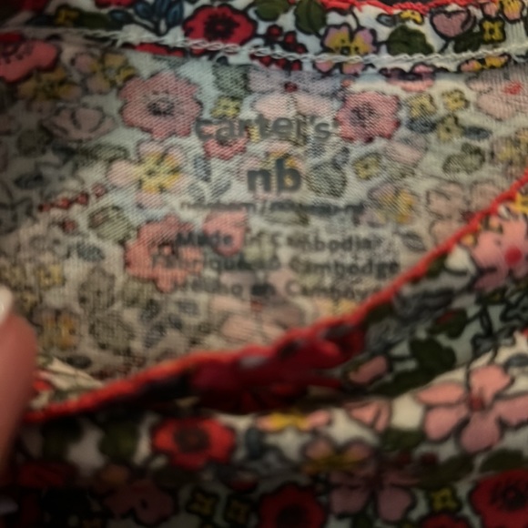 Carters Floral (infant girls) NB Onesie. - Picture 3 of 4